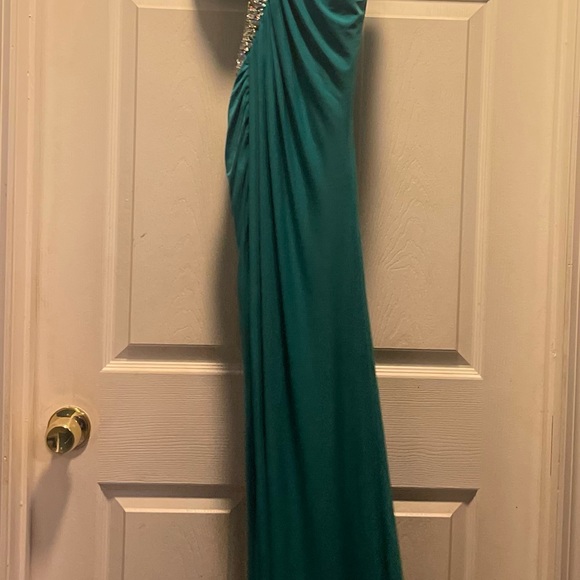 Beautiful formal gown. Worn once, perfect for special occasion - Picture 2 of 2